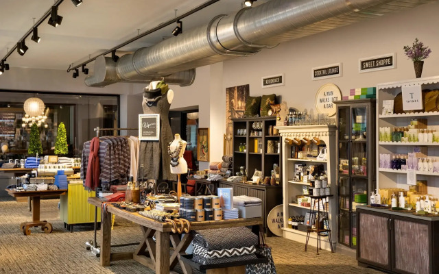 Hotel Saranac Curio Collection By Hilton