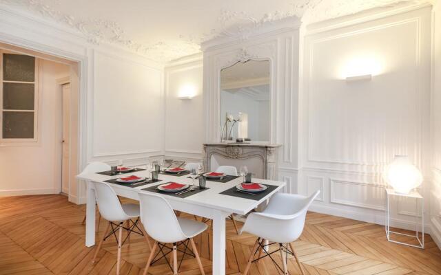 Pick a Flat - Champs Elysees / Laugier Apartment