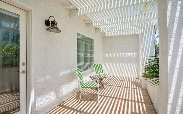 Lovely Palm Springs 2BR by RedAwning