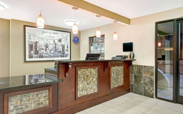 Super 8 by Wyndham Lakeland