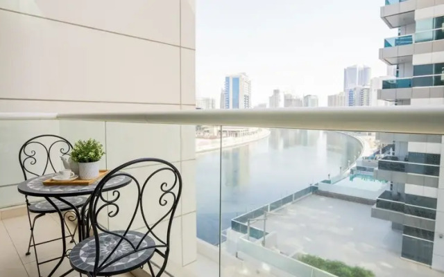 Fancy 1BR with Canal Views