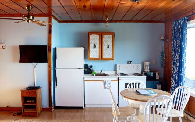 Friars Bay Inn & Cottages
