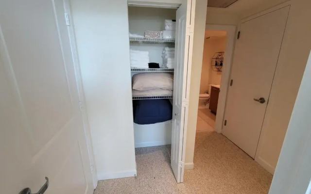 City Place, 2bd2br, Walkability 95