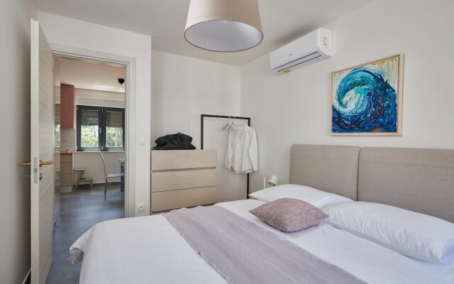Irena Apartments