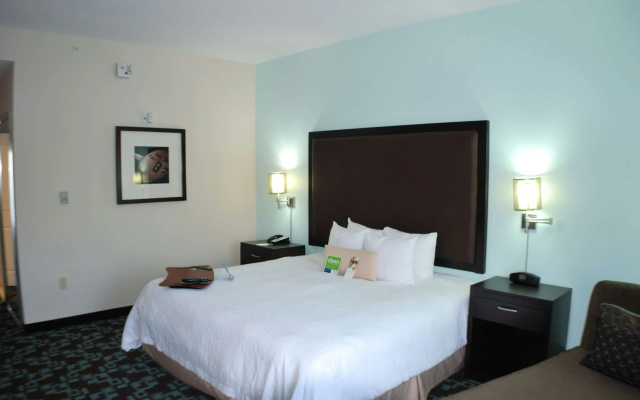 Hampton Inn & Suites Nashville @ Opryland