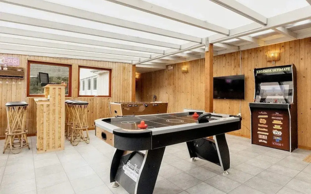 8 Person Holiday Home in Oksbol