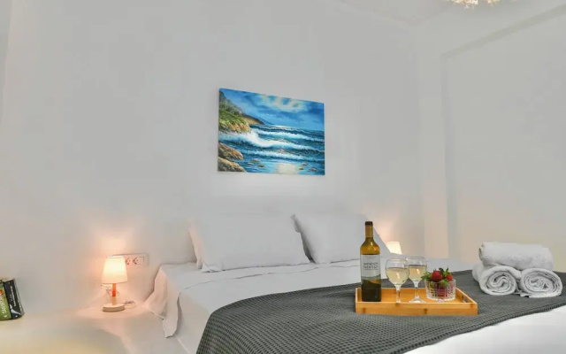 Serenite 2 Bd Santorini Getaway with Sea View