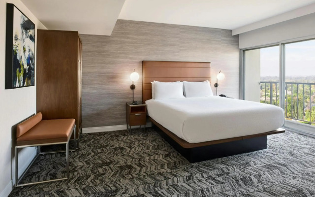 Courtyard by Marriott Los Angeles - Sherman Oaks