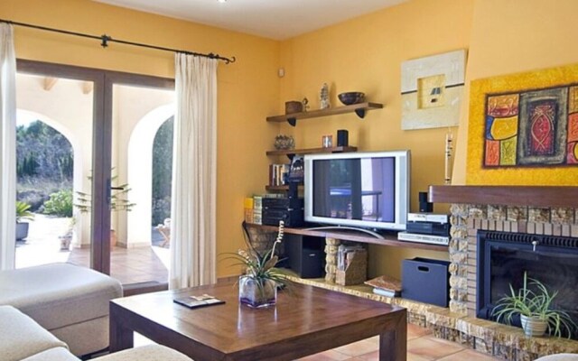Villa - 3 Bedrooms with Pool and WiFi - 106443