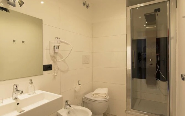 So & Leo Guest House