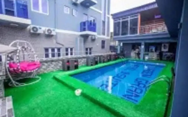 Doreen Grand Hotel & Suites