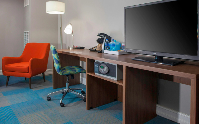 Aloft Nashville West End