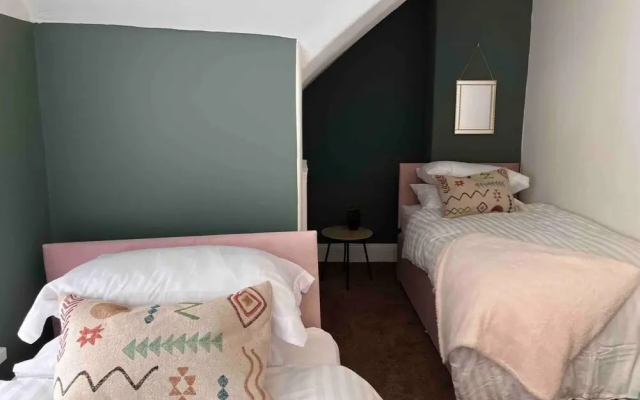 Inviting 2-bed House in Sunderland, Wifi, Parking