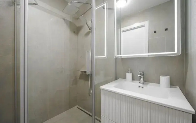 Apartment Rental SPB on the embankment. Novosmolenskaya, 1E