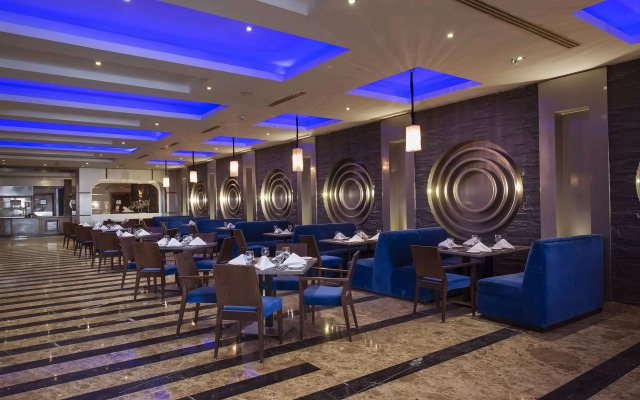 SUNRISE Arabian Beach Resort - Posh Club