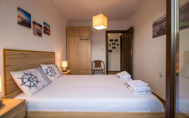 FM Luxury 1-BDR Apartment - Art and Brights