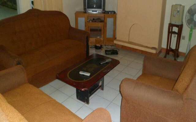 Villa Kota Bunga Azalea