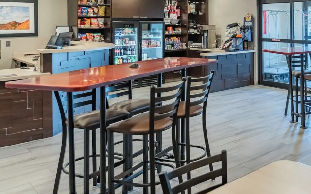 My Place Hotel-Redding CA