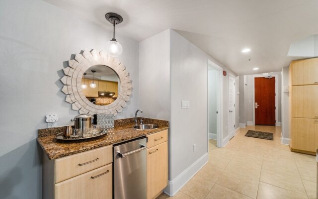 Crb0611 3 Bedroom Condo