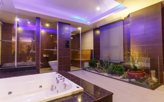 SLV Business Hotel