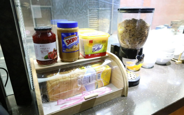 Philstay Myeongdong Boutique - Hostel