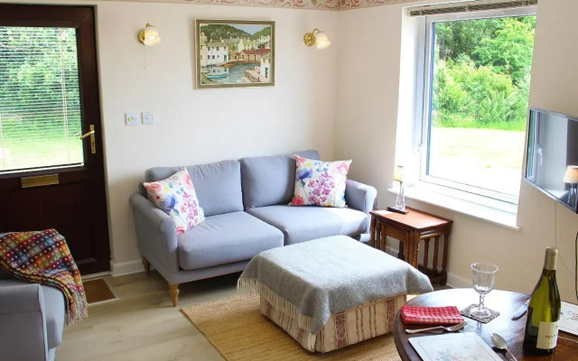 Pendower Apartment