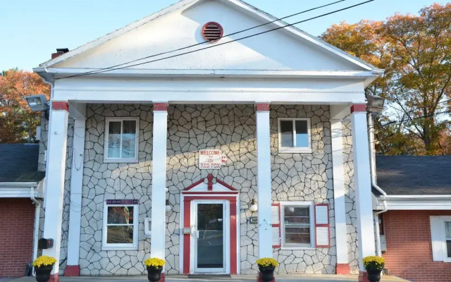 Red Fox Motel