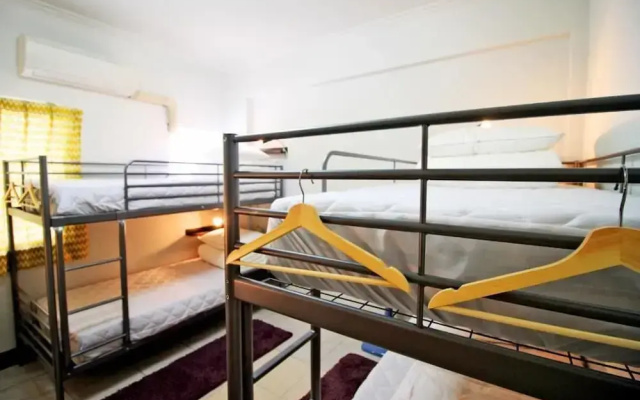 Navel Orange Hostel