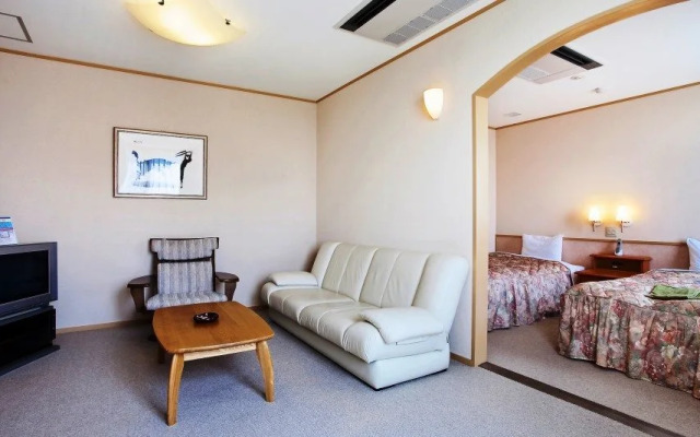 Minara Tennen Onsen Riraku