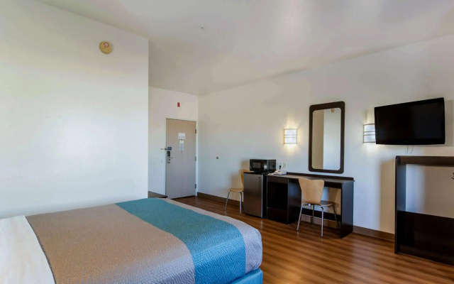 Motel 6 Wheatland, WY