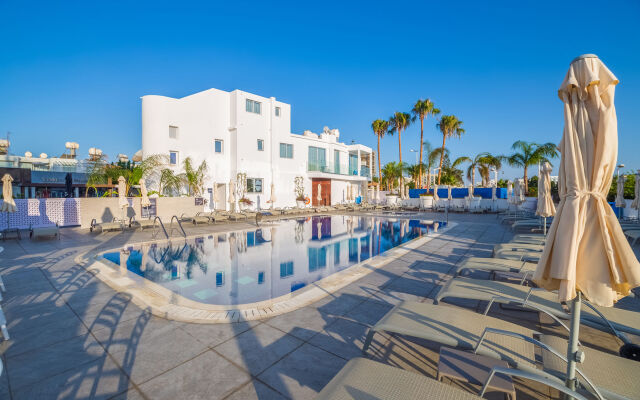 Protaras Plaza Hotel