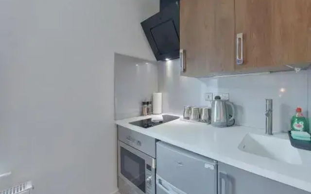 CovStays – Victoria House - Deluxe Studios in Coventry City Centre