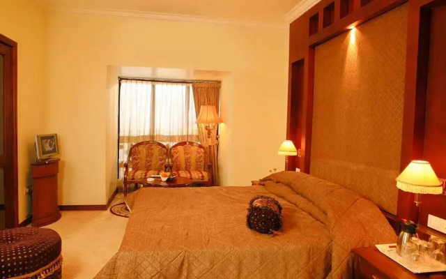 Regant Lake Palace Hotel