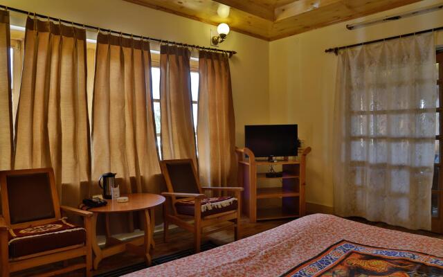Omasila Hotel