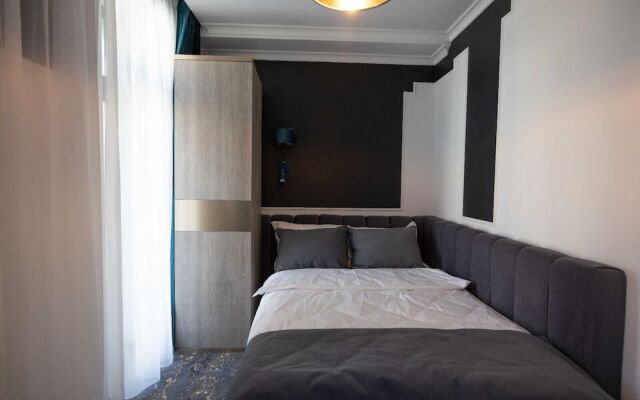 Opera Hotel