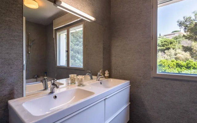 Luxury Villa in La Croix-valmer With Private Pool