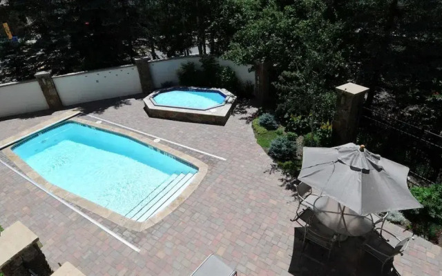 Luxury 3 Bedroom Condo in Vail Village