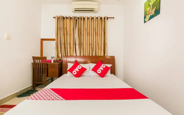 Long Phung Hoang Hotel by OYO Rooms