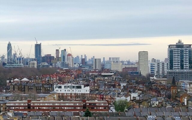 Panoramic Views of the London Skyline