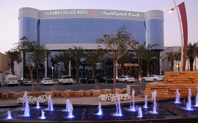 Sunday Qaser Alhamra