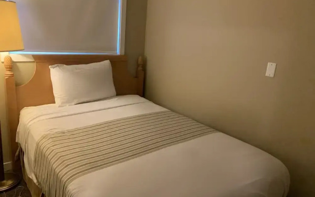 Okanagan Royal Park Inn by Elevate Rooms