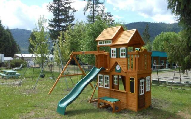 Totem Motel & Resort