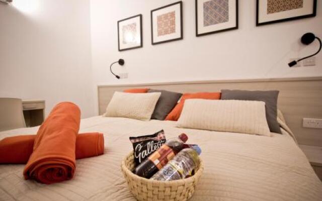Apartment 81
