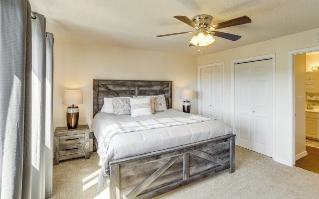 Golf, Pools & Near The Strip! Pointe Royale Condo