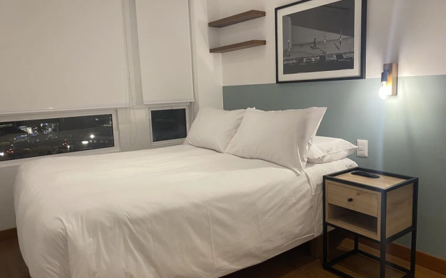Lovely 2BR with Balcony in Miraflores