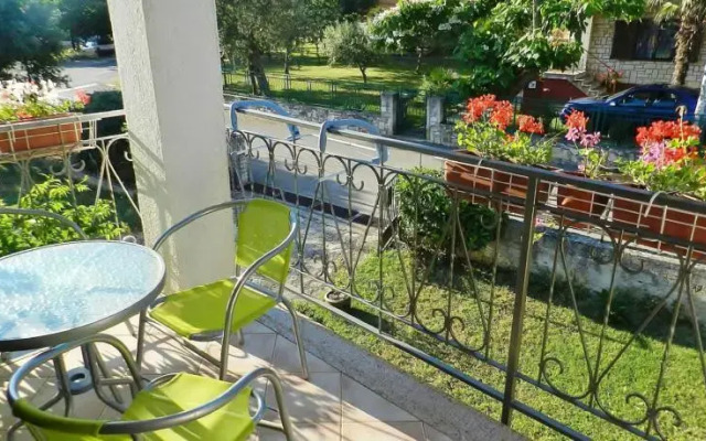 Apartments Cetina 405