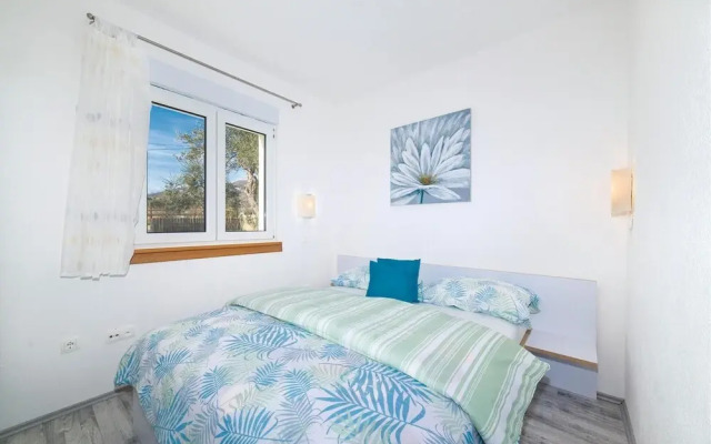 Awesome Home in Kastel Stari With Wifi and 3 Bedrooms