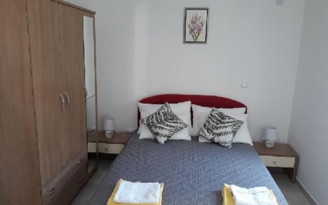 Studio Apartment Garden