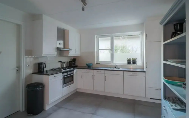 Spacious Villa in a Holiday Park in Makkum