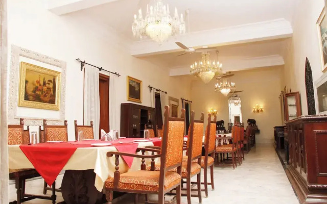 Nilambag palace